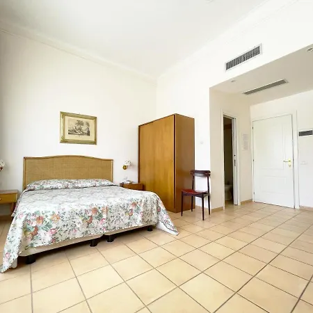 Reginella 3*